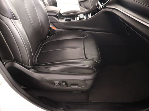 Used 2024 Jeep Grand Cherokee L Limited w/ Luxury Tech Group II image 15