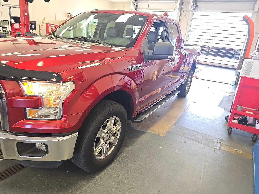 Used 2015 Ford F150 XLT w/ Equipment Group 302A Luxury AWD/4WD image 2