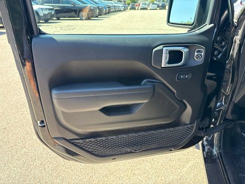 Certified 2023 Jeep Wrangler Sport AWD/4WD image 18
