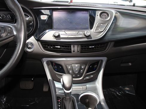 Used 2020 Buick Envision Essence AWD/4WD image 18