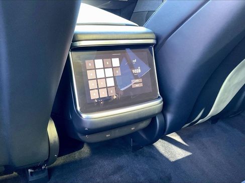 Used 2021 Tesla Model S Plaid image 21