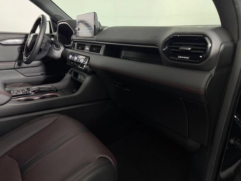 Used 2025 Honda Pilot Black Edition image 33