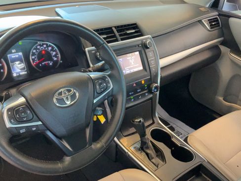 Used 2017 Toyota Camry SE FWD image 19