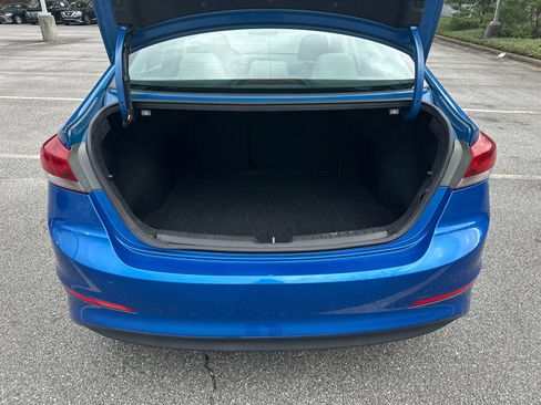 Used 2017 Hyundai Elantra SE image 18