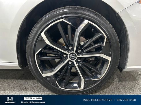 Used 2023 Nissan Altima 2.5 SR FWD image 12