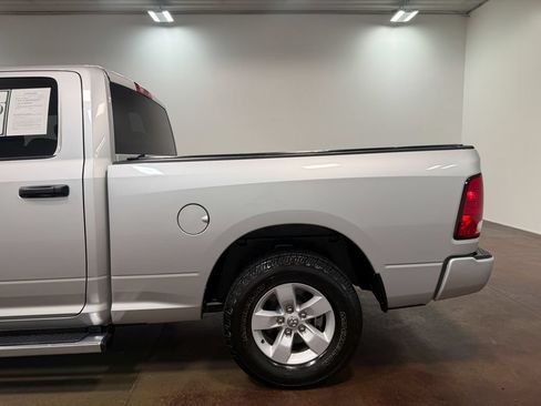 Used 2017 RAM 1500 Express RWD image 39
