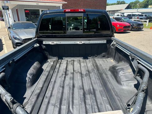 Used 2016 Nissan Frontier SV w/ SV Value Truck Package AWD/4WD image 32