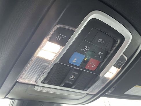 Used 2025 RAM 1500 Laramie image 27