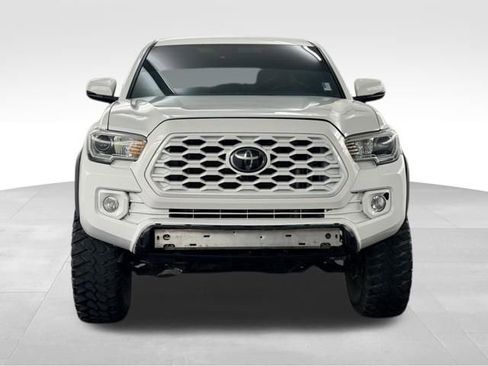 Used 2023 Toyota Tacoma TRD Off-Road AWD/4WD image 3