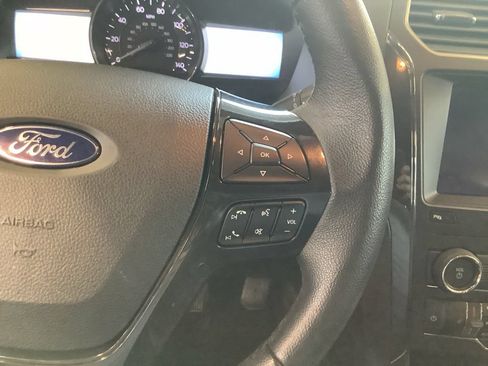 Used 2019 Ford Explorer XLT w/ Equipment Group 202A AWD/4WD image 14