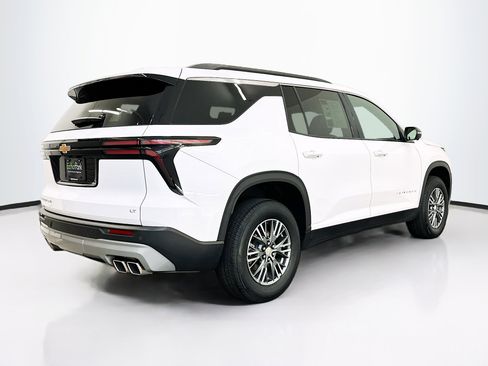 Used 2024 Chevrolet Traverse LT image 9