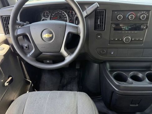 Used 2013 Chevrolet Express 2500 RWD image 24