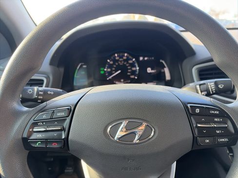 Used 2018 Hyundai Ioniq Blue image 30