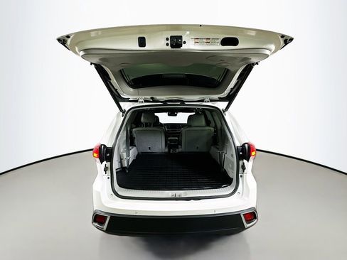 Used 2019 Toyota Highlander Limited Platinum image 38