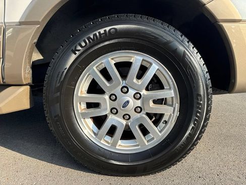 Used 2013 Ford Expedition EL XLT RWD image 28