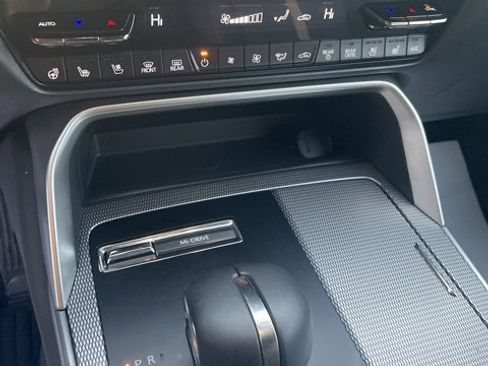 Certified 2025 MAZDA CX-70 3.3 Turbo S w/ Premium Package image 22