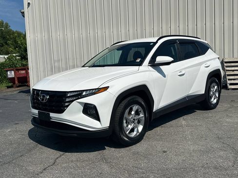Used 2024 Hyundai Tucson SEL FWD image 2