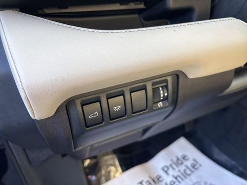 Used 2023 Subaru Ascent Limited image 22