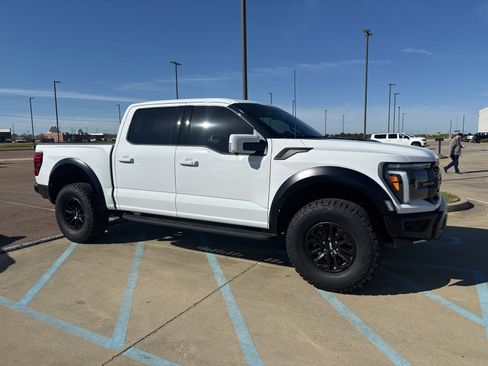 Used 2025 Ford F150 Raptor image 4