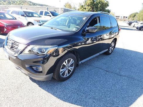 Used 2017 Nissan Pathfinder S image 1