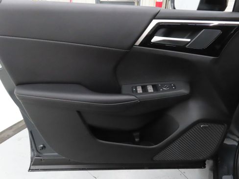 New 2026 Mitsubishi Outlander LE FWD image 10