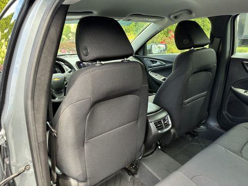 Used 2023 Chevrolet Malibu LT FWD image 15