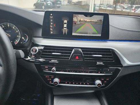 Used 2018 BMW 530i image 18