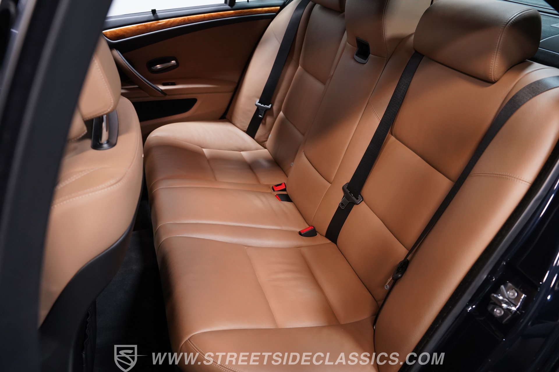Used 2010 BMW M5 RWD image 36