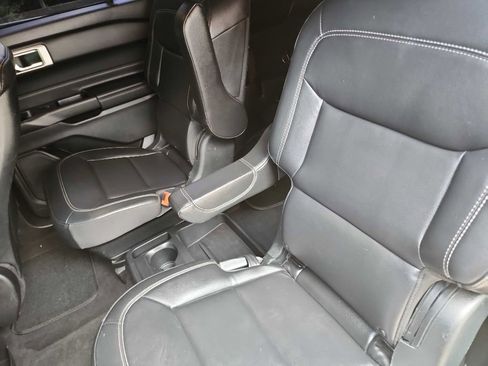 Used 2020 Ford Explorer XLT w/ Equipment Group 202A image 29