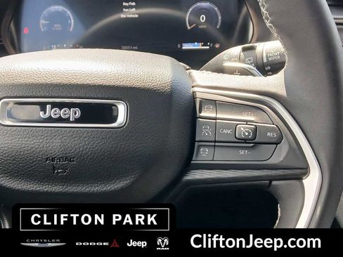 Used 2024 Jeep Grand Cherokee L Laredo w/ Luxury Tech Group I AWD/4WD image 23