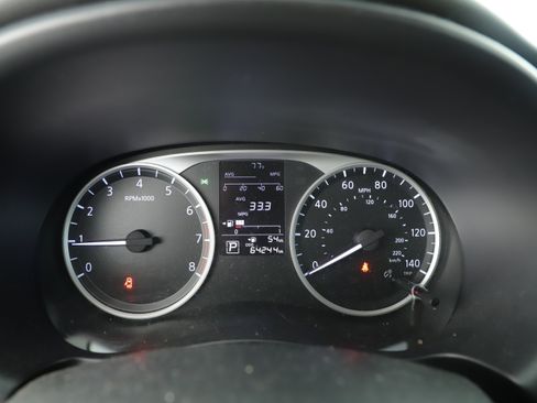 Used 2022 Nissan Kicks S FWD image 11