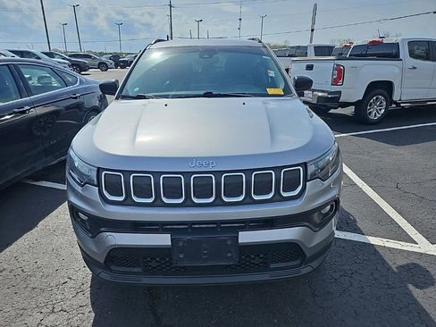 Used 2022 Jeep Compass Latitude image 4