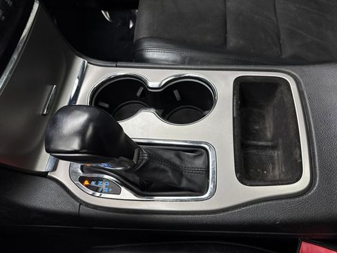 Used 2021 Jeep Grand Cherokee Laredo X AWD/4WD image 30