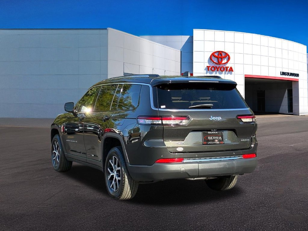 Used 2023 Jeep Grand Cherokee L Limited AWD/4WD image 12