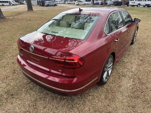 Used 2017 Volkswagen Passat 1.8T R-Line FWD image 8