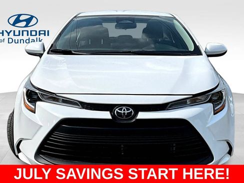 Used 2025 Toyota Corolla LE w/ LE Premium Package FWD image 2