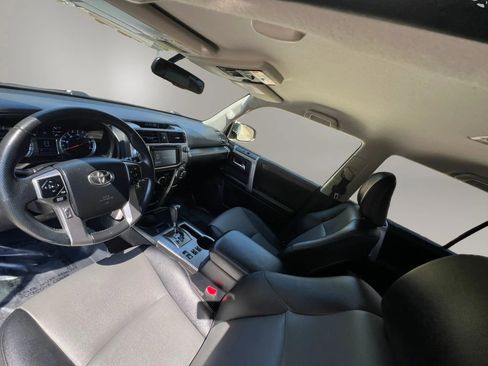 Used 2017 Toyota 4Runner SR5 Premium RWD image 27