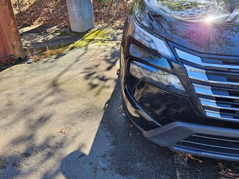 Used 2024 Nissan Rogue S image 5