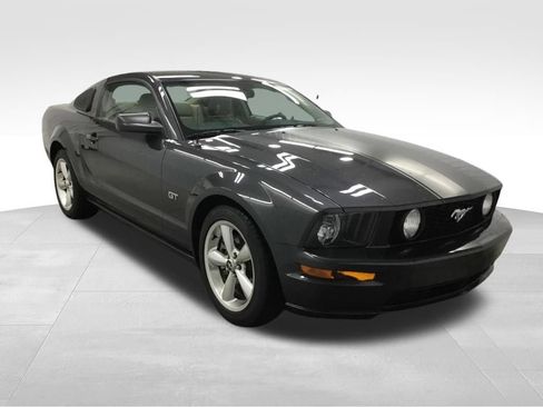 Used 2008 Ford Mustang GT RWD image 2