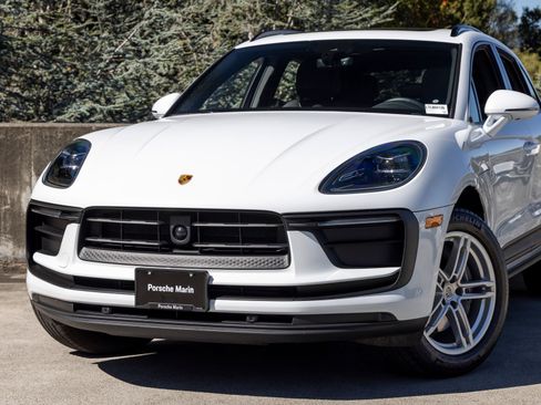 Certified 2026 Porsche Macan AWD/4WD image 7