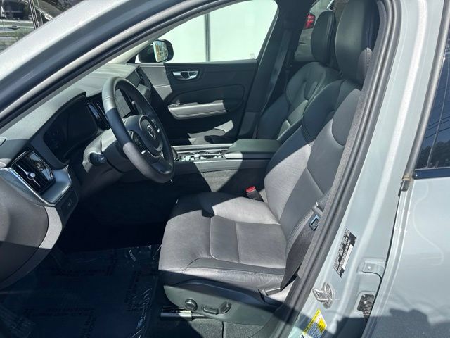 Certified 2024 Volvo XC60 B5 Core w/ Protection Package Premier AWD/4WD image 21