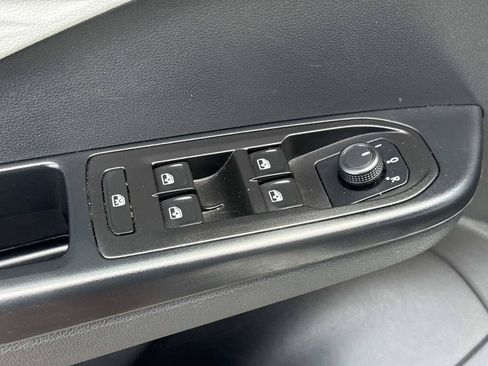 Used 2023 Volkswagen Taos S w/ Driver Assistance Package FWD image 17