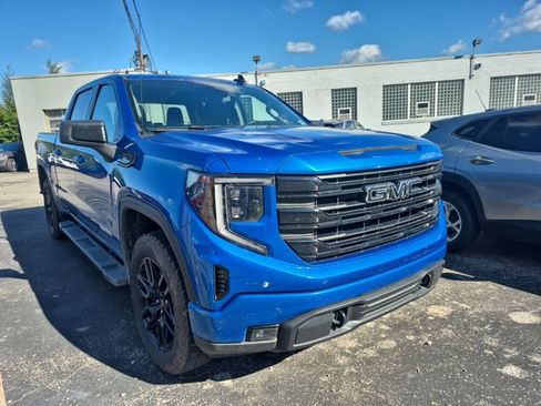 Used 2022 GMC Sierra 1500 Elevation AWD/4WD image 2
