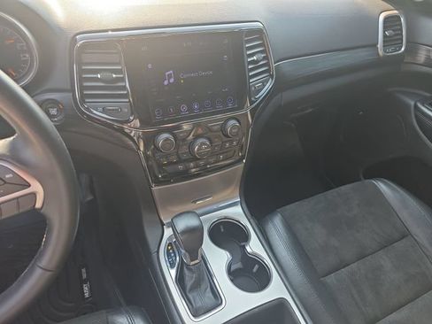 Used 2019 Jeep Grand Cherokee Laredo w/ Laredo X Package AWD/4WD image 20