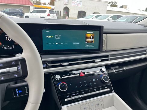 Used 2025 Hyundai Santa Fe SEL image 18