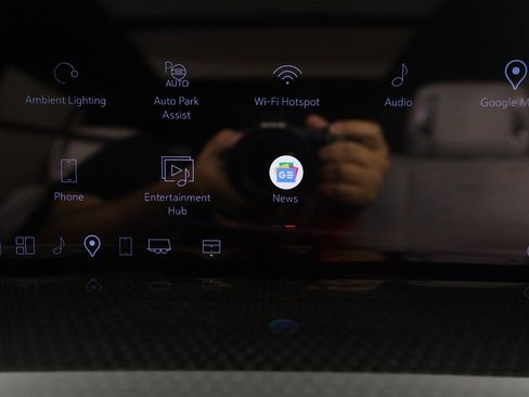 Used 2025 Cadillac Escalade V w/ LPO, ONYX Package image 31