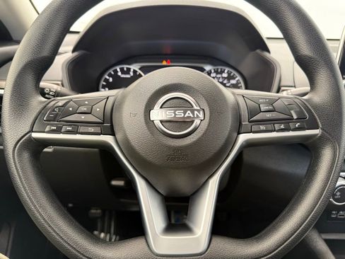 Used 2025 Nissan Altima 2.5 SV image 39