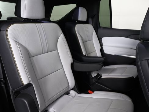 Used 2025 Chevrolet Traverse High Country w/ LPO, Cargo Package image 36