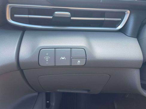 Used 2023 Hyundai Elantra SEL w/ Cargo Package image 20