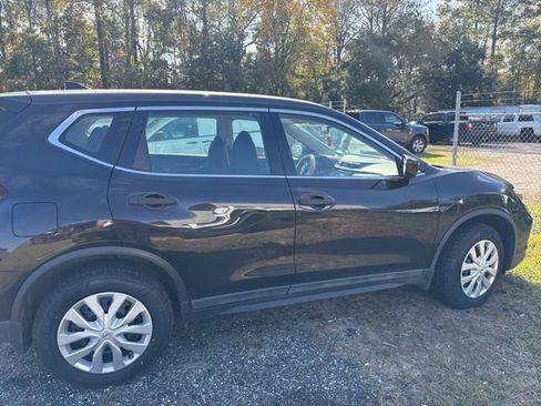 Used 2018 Nissan Rogue S image 7